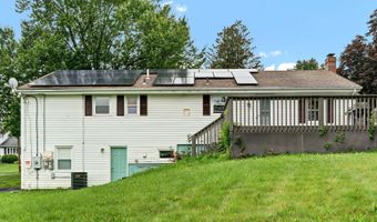 18 Nolan Dr, Bloomfield, CT 06002