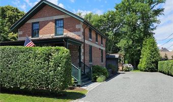 209 Coggeshall Ave, Newport, RI 02840
