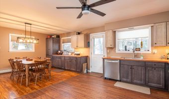 10 Spruce Ln, Barre, VT 05641