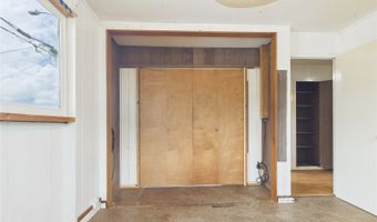 1261 Ulupii St, Kailua, HI 96734