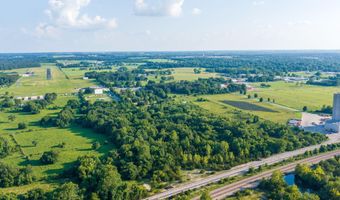 60 E Church St, Aurora, MO 65605