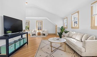 18 Barney St 3, Newport, RI 02840