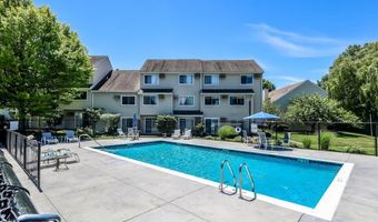 136 Pembroke Rd 6-50, Danbury, CT 06811