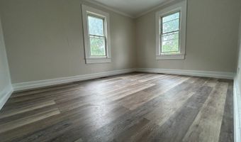 135 W Chrystal St, Andover, NJ 07801