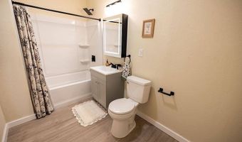 1217 W 3rd St, Anderson, IN 47304
