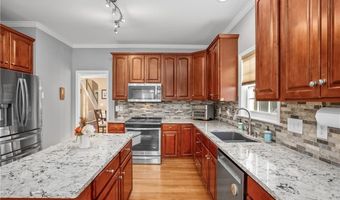 200 Scottsdale Dr, Advance, NC 27006