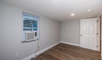 8 SHERMAN Dr, Claymont, DE 19703