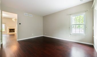 11 Water St, Aberdeen, NJ 07747
