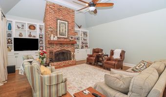 170 Fallen Oak Dr, Brandon, MS 39047