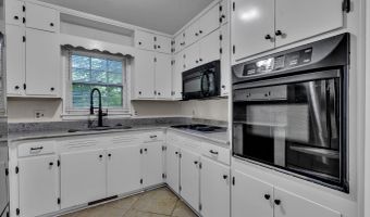 834 BURNING TREE Trl, Alabaster, AL 35007