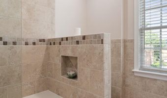 2317 S QUEEN St, Arlington, VA 22202
