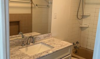 13 Fenway Rd, Branford, CT 06405