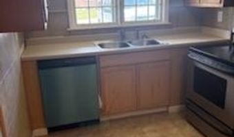 304 Plymouth St, Athens, WV 24712