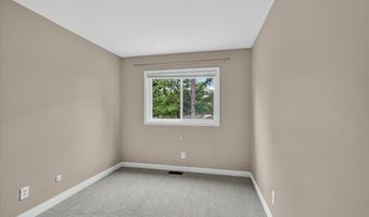 947 Oakfield Dr, Ballwin, MO 63021