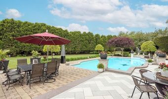 126 Cliff Dr, Narragansett, RI 02882