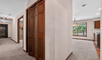 12757 Chamberlain Rd, Aurora, OH 44202