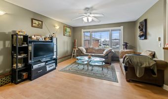 1119 E ALGONQUIN Rd 11, Arlington Heights, IL 60005