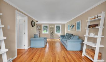 7 Beechwood Cir, Cromwell, CT 06416