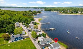 92 King Philip Ave, Bristol, RI 02809