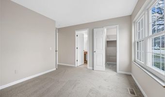 215 Shadyoak Dr, Ballwin, MO 63021