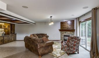 312 Brookshire Ct, Altoona, WI 54720