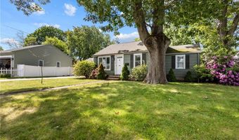 82 Vera St, Warwick, RI 02886