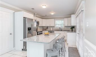 112 W 52nd St, Savannah, GA 31405