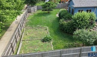 212 S Augusta Ave, Brandon, SD 57005