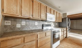202 Big Tree Dr, Bentonville, AR 72712