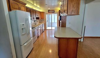 713 NE 3rd Ave, Aberdeen, SD 57401