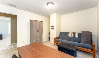 110 Oakwood Cir, Bristol, CT 06010