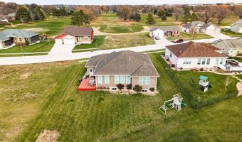 2040 Greenway Dr, Aurora, NE 68818