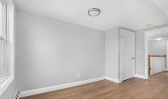 35 Central St, Lincoln, RI 02838