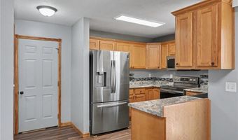 1003 Lisa Ct, Baldwin City, KS 66006