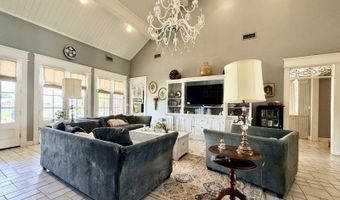600 Techeview Dr, Berwick, LA 70342