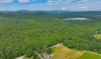 34 Cricket Ln, Sebago, ME 04029