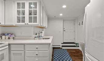 16 Shields St 2, Newport, RI 02840