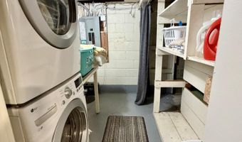 911 S 9th St, Aberdeen, SD 57401