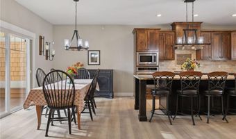 15653 Cobblestone Lake Pkwy, Apple Valley, MN 55124