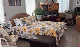 80 Phenix Ave, Cranston, RI 02920