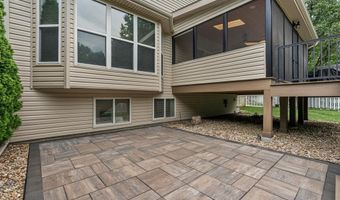 2535 Barrett Springs Dr, Ballwin, MO 63021