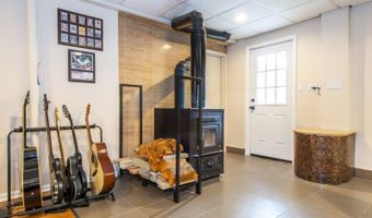 312 Mountainside Dr, Alloway, NJ 07422