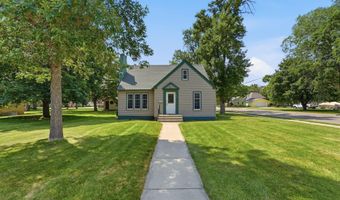1002 Cedar St, Alexandria, MN 56308
