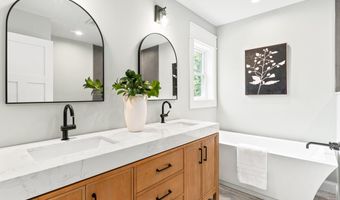 907 Richville Rd, Standish, ME 04084