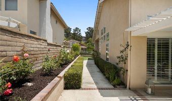 405 S Laureltree Dr, Anaheim, CA 92808