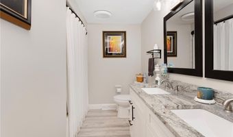 5 Versailles St, Cranston, RI 02920