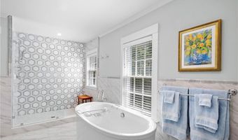 5 Pell St, Newport, RI 02840