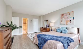 4141 N HENDERSON Rd 805, Arlington, VA 22203