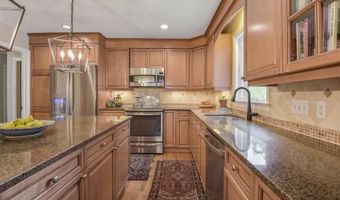 7205 RADNOR Rd, Bethesda, MD 20817