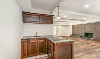 2528 Arnold Dr, Charlotte, NC 28205